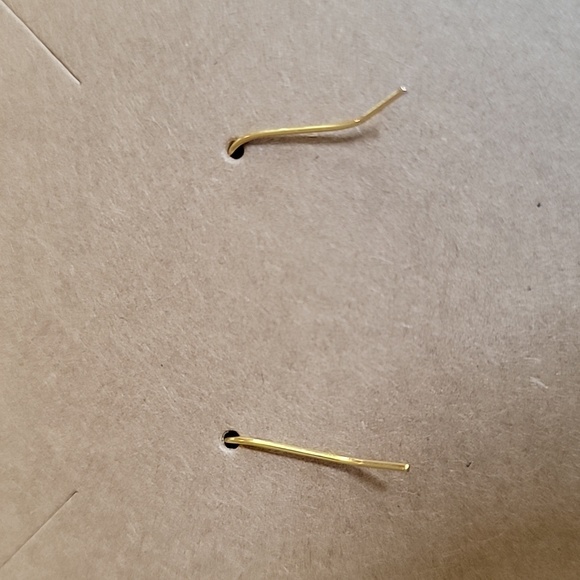 Emerald green butterfly earings - Picture 4 of 4